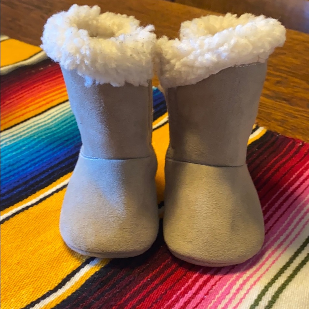 Newborn Ugh style boots